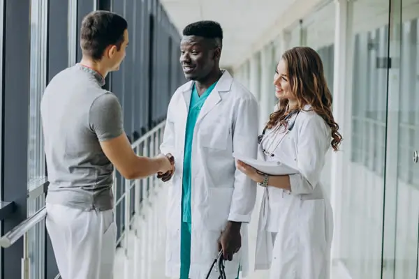 How to become a physician advisor